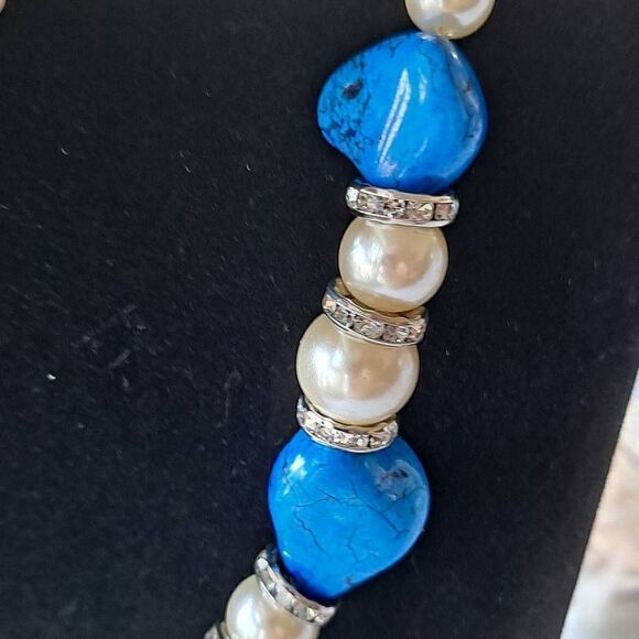 Ladies pearl & stone necklace & earring set nwt - Picture 2 of 6